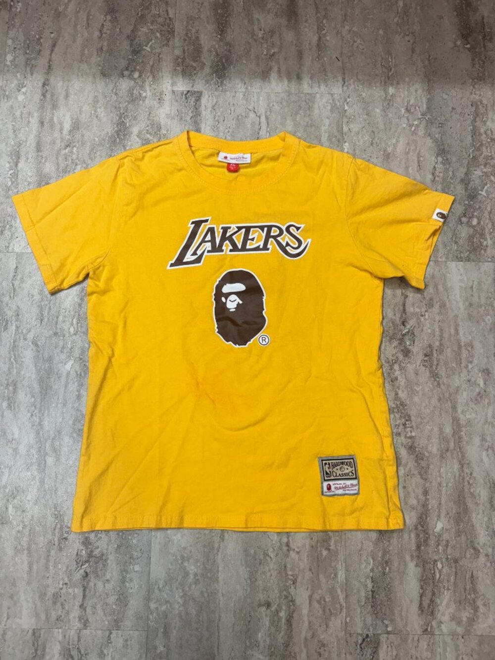 Bape x Lakers - Yellow / Brown - T-Shirt - Used - Size XL -  Review Pictures‎
